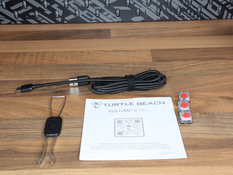 Turtle Beach Vulcan II TKL Tenkeyless gaming mechanical keyboard ReacTap TITAN HS switches Sound-dampened compact tastatur.JPG